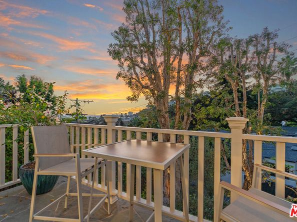 1528 Forest Knoll Drive, Los Angeles CA 90069