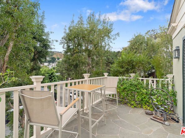 1528 Forest Knoll Drive, Los Angeles CA 90069