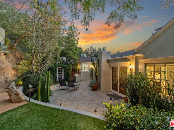 1528 Forest Knoll Drive, Los Angeles CA 90069