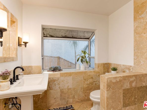 263 Lamont Drive, Los Angeles CA 90042
