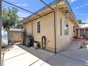7506 Independenc Avenue, Canoga Park CA 91303
