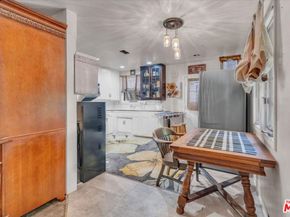 7506 Independenc Avenue, Canoga Park CA 91303