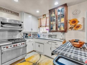 7506 Independenc Avenue, Canoga Park CA 91303