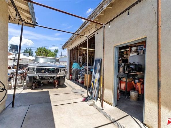 7506 Independenc Avenue, Canoga Park CA 91303