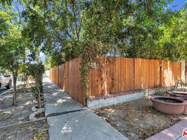 7506 Independenc Avenue, Canoga Park CA 91303