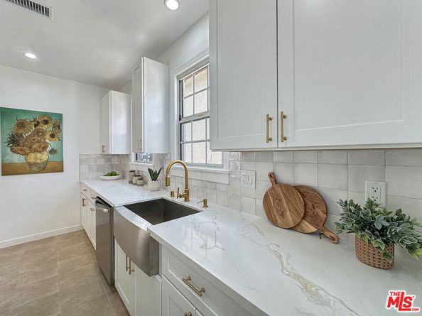 4521 Saturn Street, Los Angeles CA 90019