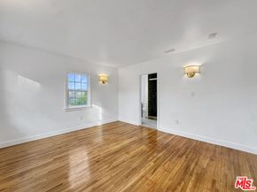 4521 Saturn Street, Los Angeles CA 90019