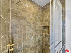 4521 Saturn Street, Los Angeles CA 90019