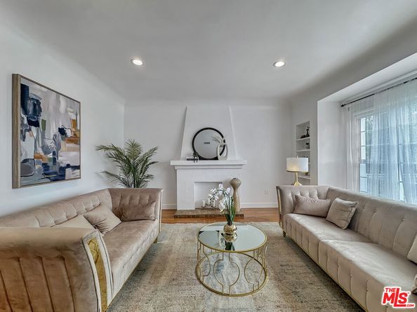 4521 Saturn Street, Los Angeles CA 90019