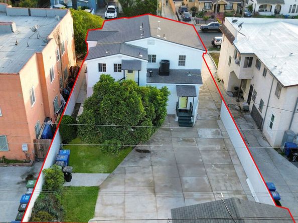 4521 Saturn Street, Los Angeles CA 90019