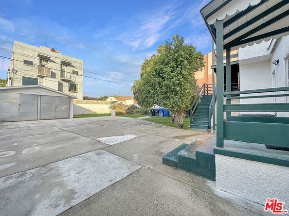 4521 Saturn Street, Los Angeles CA 90019