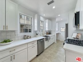 4521 Saturn Street, Los Angeles CA 90019