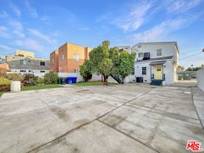 4521 Saturn Street, Los Angeles CA 90019