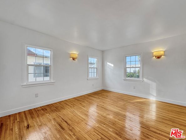 4521 Saturn Street, Los Angeles CA 90019