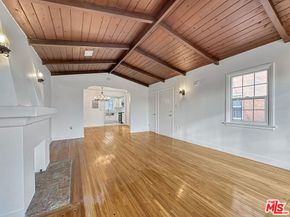 4521 Saturn Street, Los Angeles CA 90019