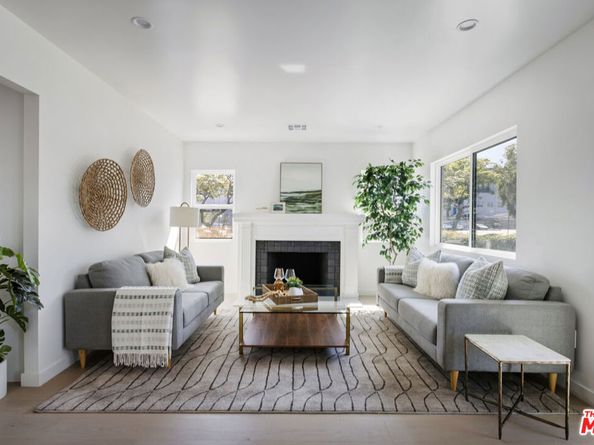 4918 10th Avenue, Los Angeles CA 90043