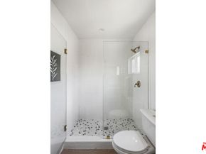 4918 10th Avenue, Los Angeles CA 90043