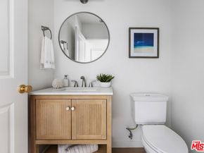 4918 10th Avenue, Los Angeles CA 90043