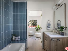 4918 10th Avenue, Los Angeles CA 90043