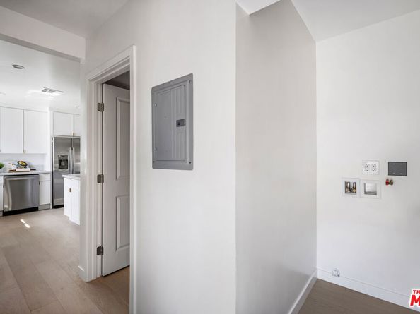 4918 10th Avenue, Los Angeles CA 90043