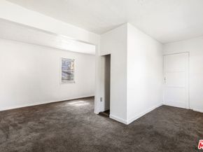 4918 10th Avenue, Los Angeles CA 90043