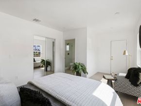 4918 10th Avenue, Los Angeles CA 90043