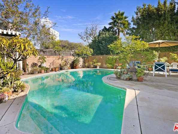 6501 Commodore Sloat Drive, Los Angeles CA 90048