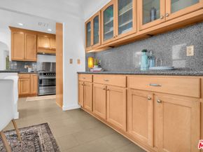 6122 W 6th Street, Los Angeles CA 90048