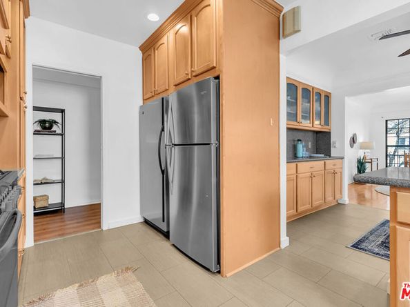 6122 W 6th Street, Los Angeles CA 90048