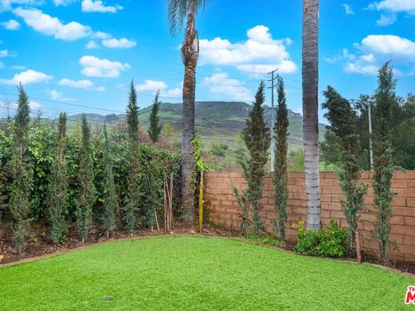 27821 Via Amistosa, Agoura Hills CA 91301