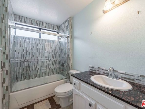 27821 Via Amistosa, Agoura Hills CA 91301