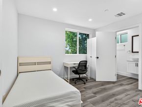 1597 W 37th Street, Los Angeles CA 90018