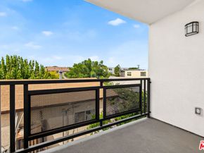 1597 W 37th Street, Los Angeles CA 90018