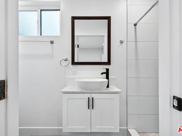 1597 W 37th Street, Los Angeles CA 90018