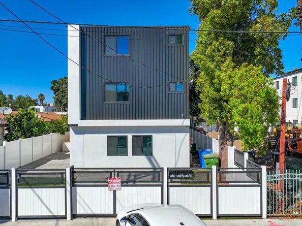 1597 W 37th Street, Los Angeles CA 90018