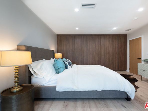 5808 Irvine Avenue, North Hollywood CA 91601