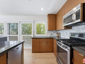 1214 14th Street 204, Santa Monica CA 90404