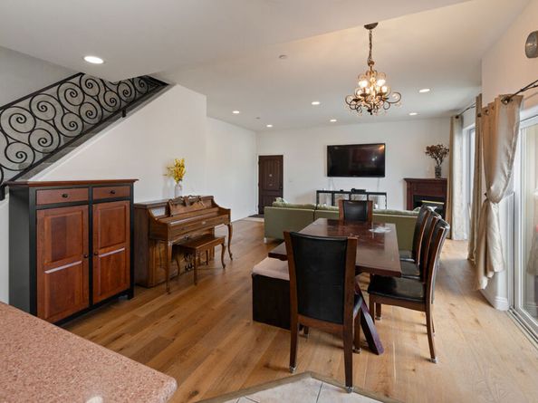 15014 Magnolia Boulevard 1, Sherman Oaks CA 91403