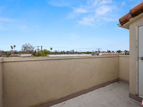 15014 Magnolia Boulevard 1, Sherman Oaks CA 91403
