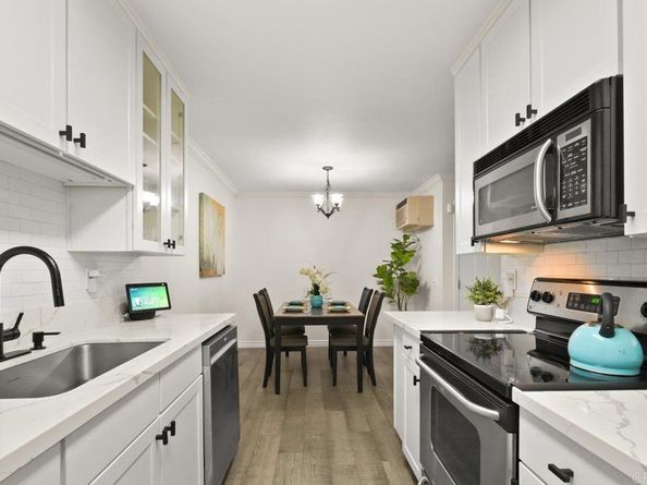 9959 Azuaga Street 105, San Diego CA 92129