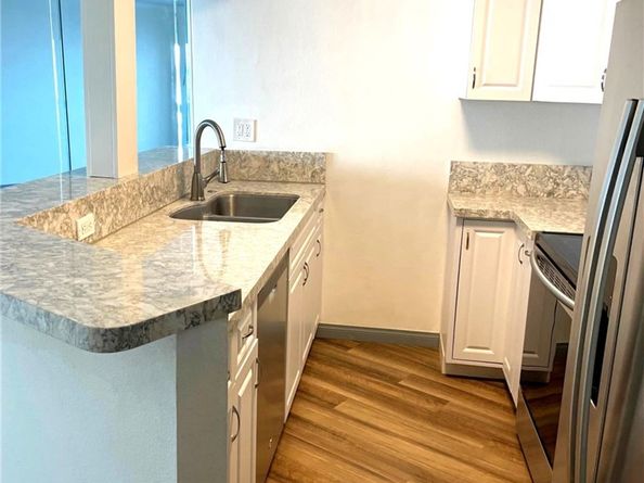 630 The Village 112, Redondo Beach CA 90277