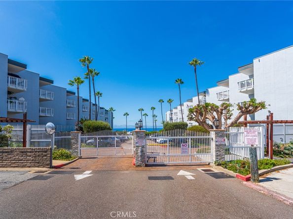 630 The Village 112, Redondo Beach CA 90277