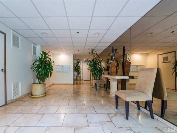 432 South Hamel Road 302, Los Angeles CA 90048