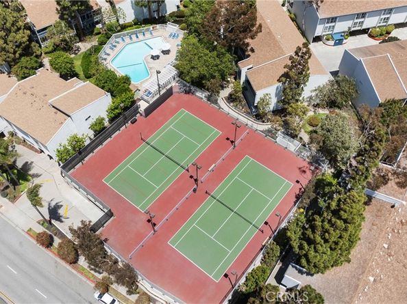 810 Camino Real 104, Redondo Beach CA 90277