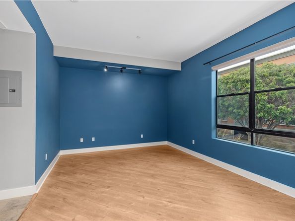 395 E. 4th 25, Long Beach CA 90802