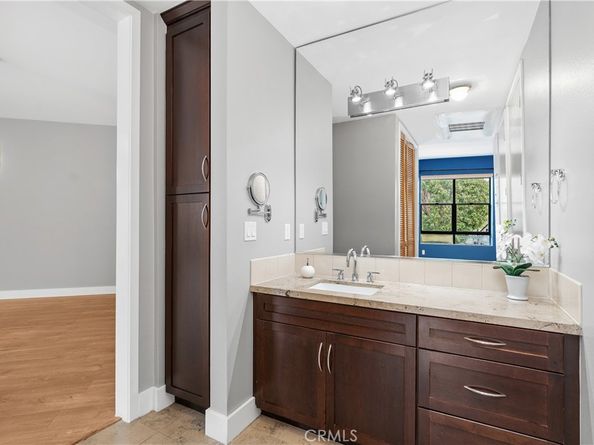 395 E. 4th 25, Long Beach CA 90802