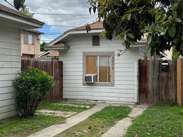 2219 Chestnut Avenue, Long Beach CA 90806