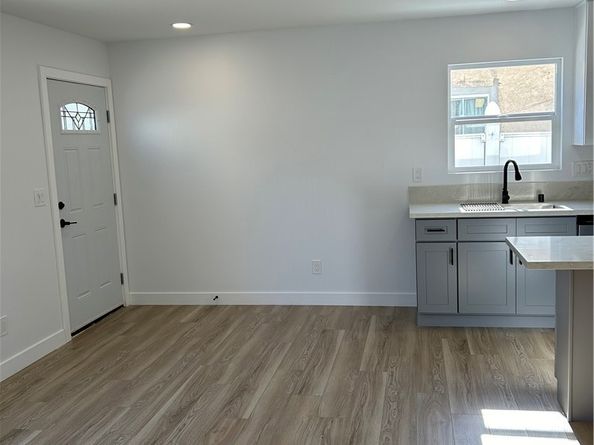 2033 W Burnett Street, Long Beach CA 90810