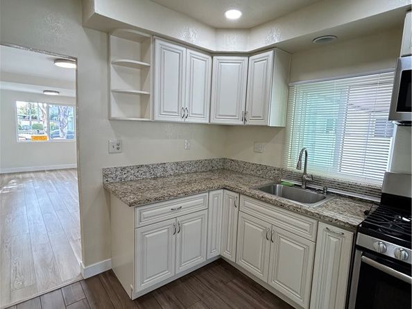 2033 W Burnett Street, Long Beach CA 90810