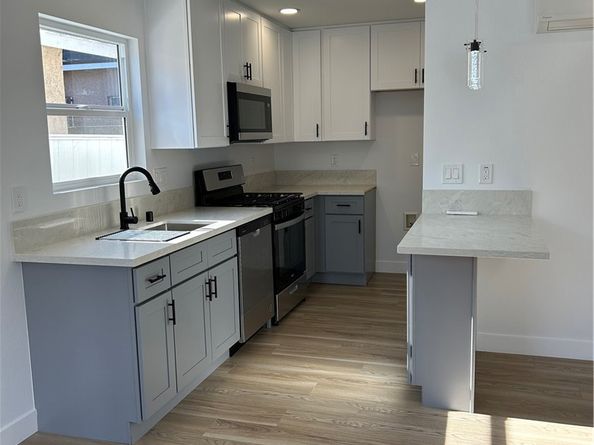 2033 W Burnett Street, Long Beach CA 90810